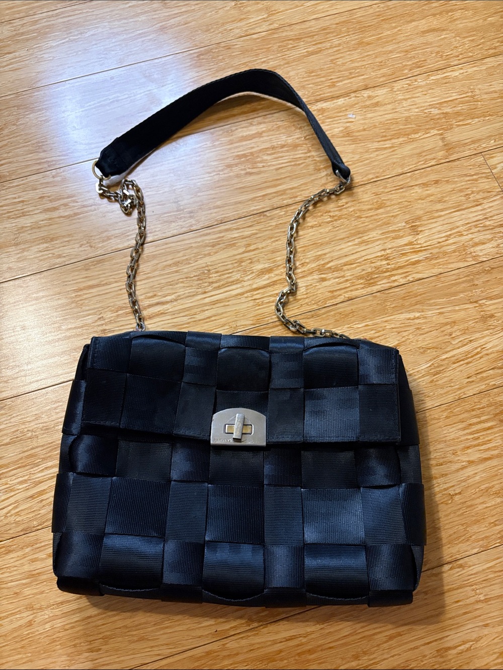Harveys Seatbelt Bag Black Woven Flap Chain Shoulder Crossbody Bag classic 90s